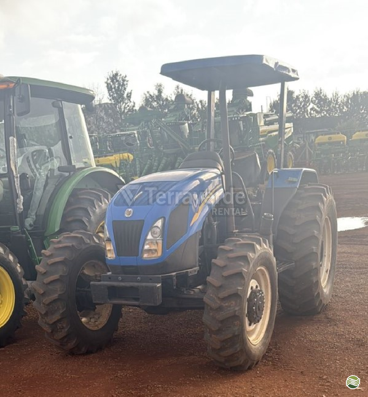 TRATOR NEW HOLLAND NEW TL 75 Tração 4x4 Terraverde Rental - SP CASA BRANCA SÃO PAULO SP